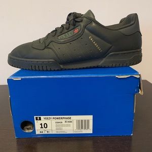 Yeezy powerphase like new!